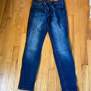 Gap Jean Legging. Size 28/6. Dark wash.